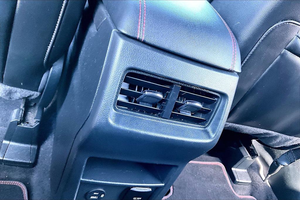 Thumbnail: 2021 Ford Edge - 24