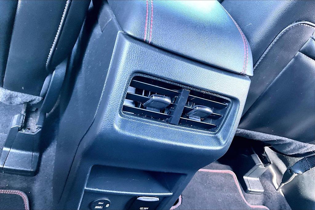 Thumbnail: 2021 Ford Edge - 24