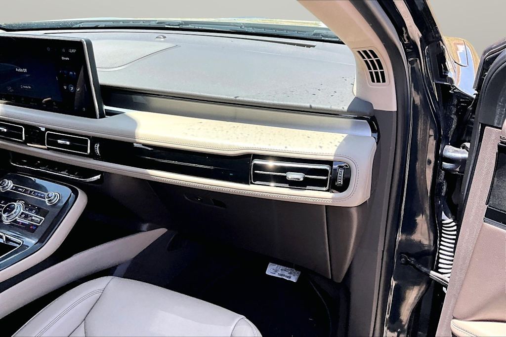 Thumbnail: 2023 Lincoln Nautilus - 18