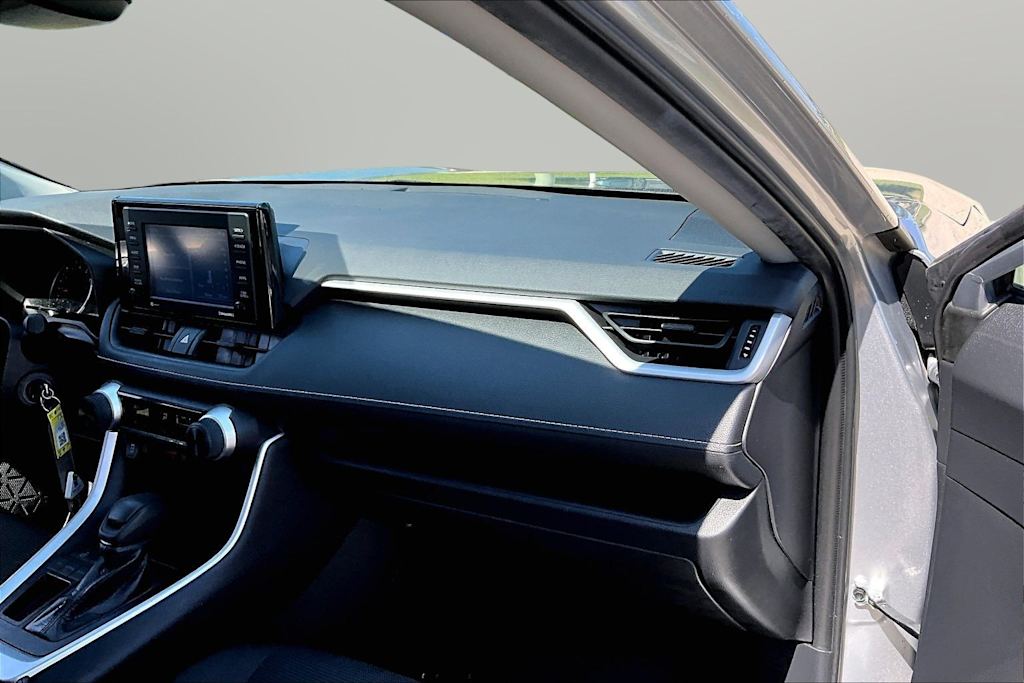 Thumbnail: 2020 Toyota RAV4 - 13
