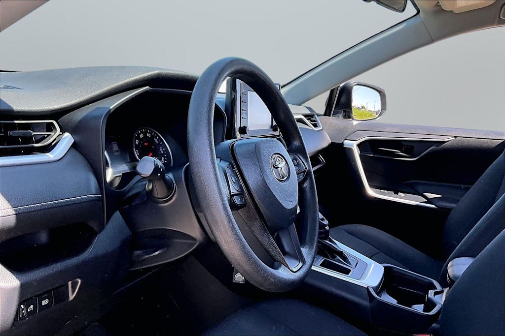 Thumbnail: 2020 Toyota RAV4 - 8