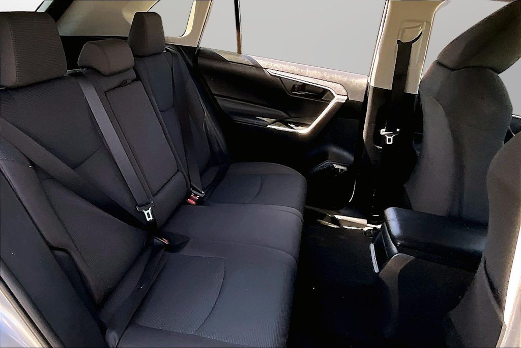 Thumbnail: 2020 Toyota RAV4 - 27