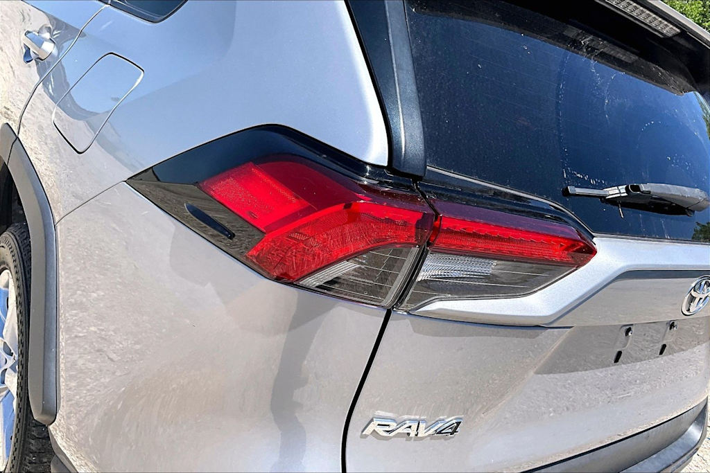 Thumbnail: 2019 Toyota RAV4 - 24