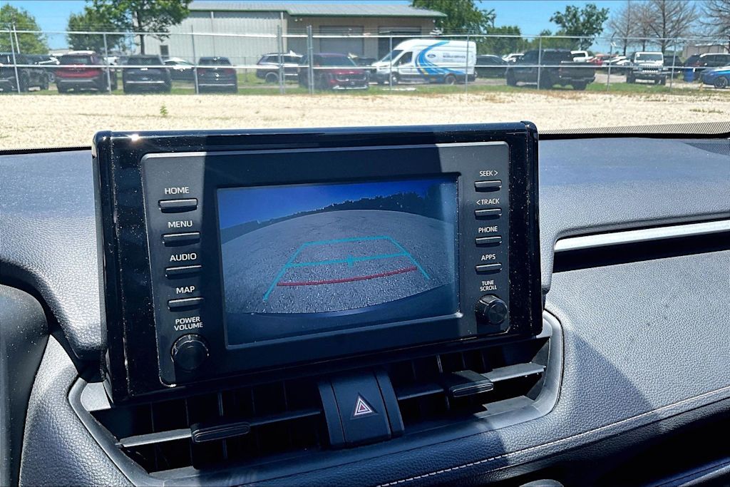 Thumbnail: 2019 Toyota RAV4 - 21