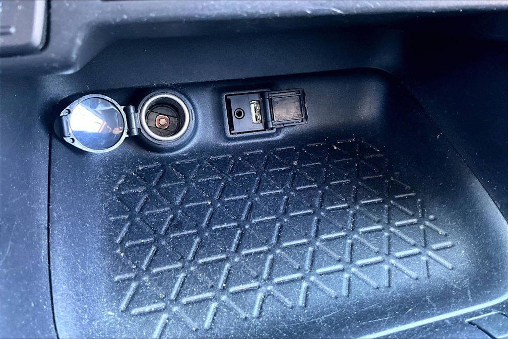 Thumbnail: 2019 Toyota RAV4 - 14