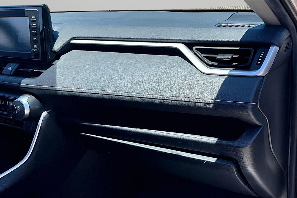 Thumbnail: 2019 Toyota RAV4 - 17