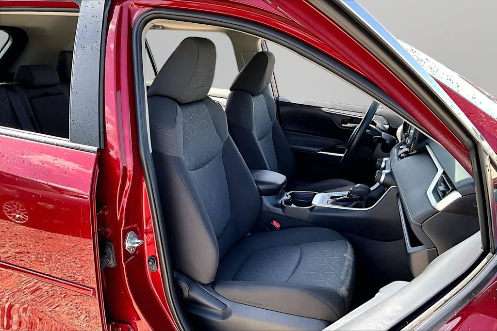 Thumbnail: 2021 Toyota RAV4 - 9