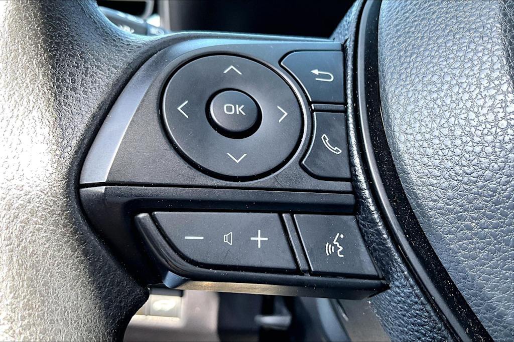 Thumbnail: 2021 Toyota RAV4 - 21