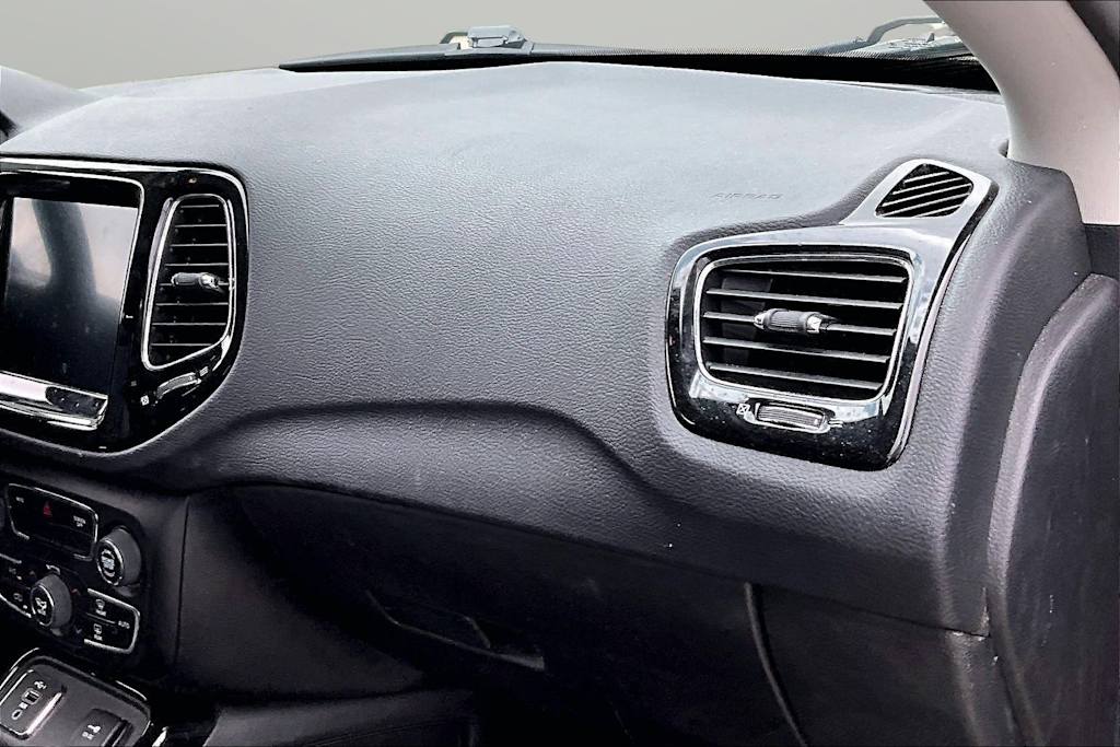 Thumbnail: 2020 Jeep Compass - 16