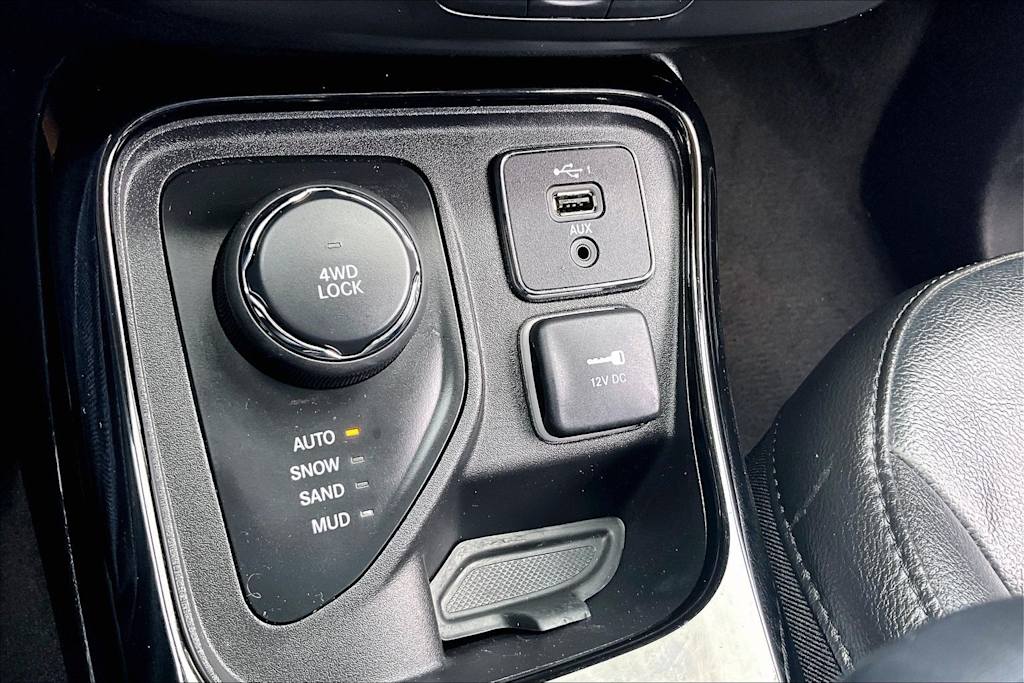 Thumbnail: 2021 Jeep Compass - 23
