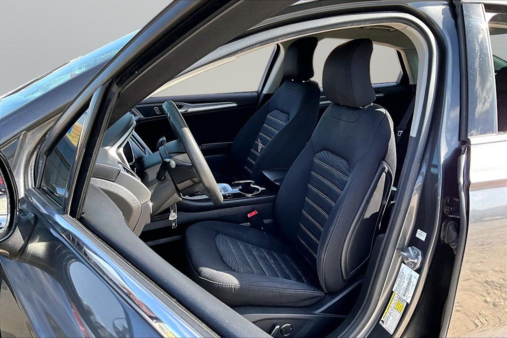 Thumbnail: 2016 Ford Fusion - 9