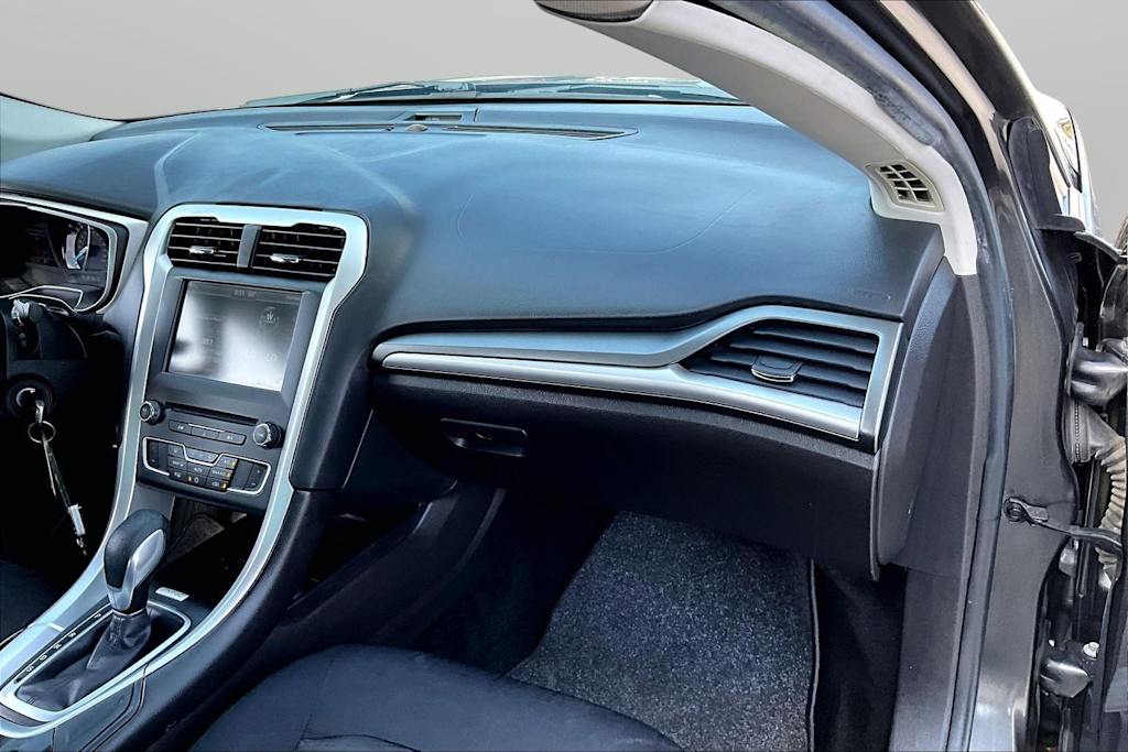 Thumbnail: 2016 Ford Fusion - 12