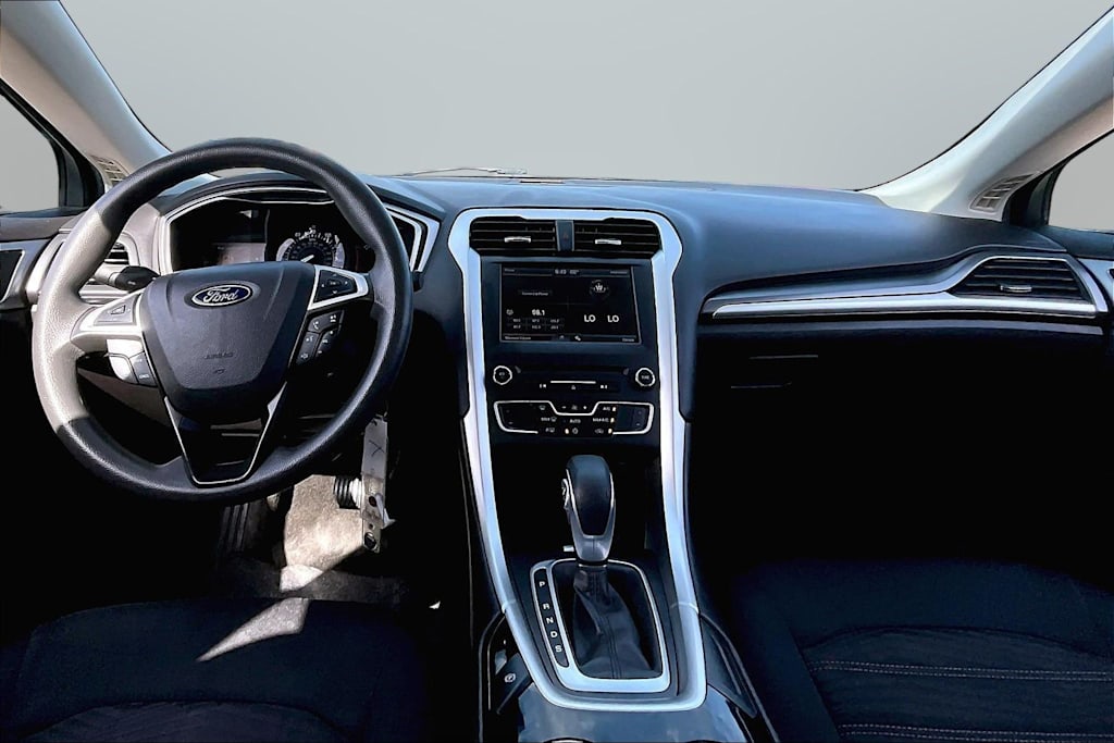 Thumbnail: 2016 Ford Fusion - 11