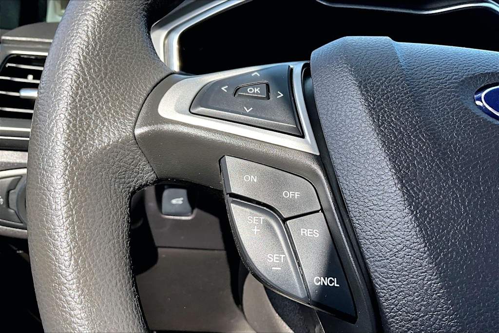 Thumbnail: 2016 Ford Fusion - 21