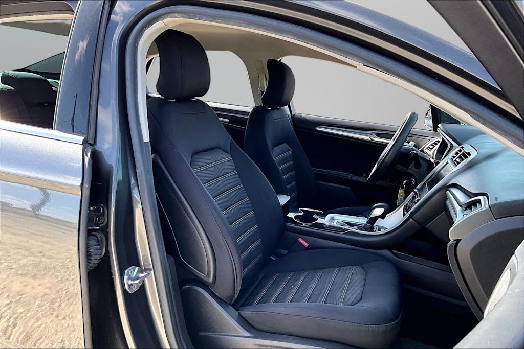 Thumbnail: 2016 Ford Fusion - 8