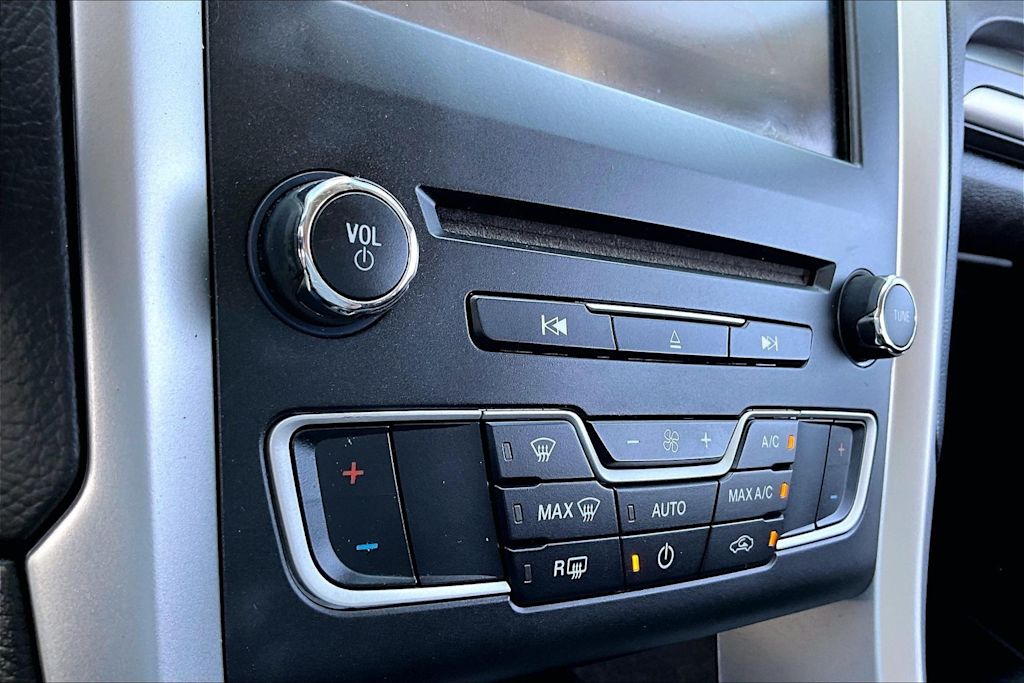 Thumbnail: 2016 Ford Fusion - 26