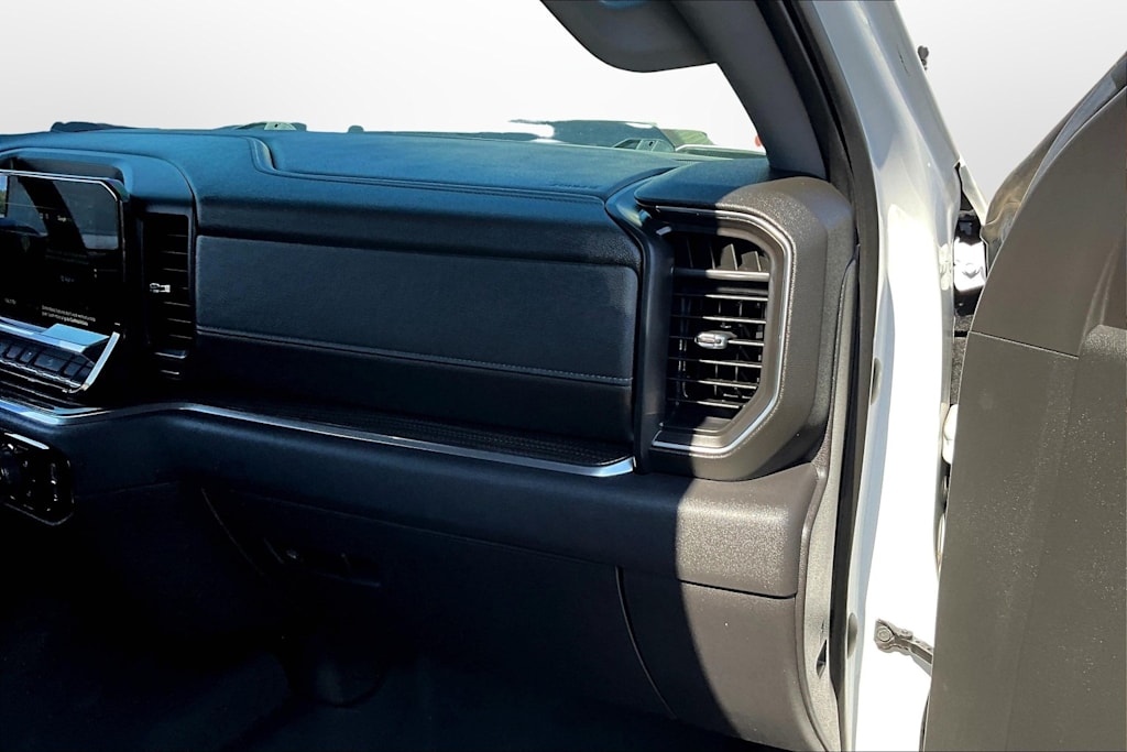 Thumbnail: 2023 Chevrolet Silverado 1500 - 21