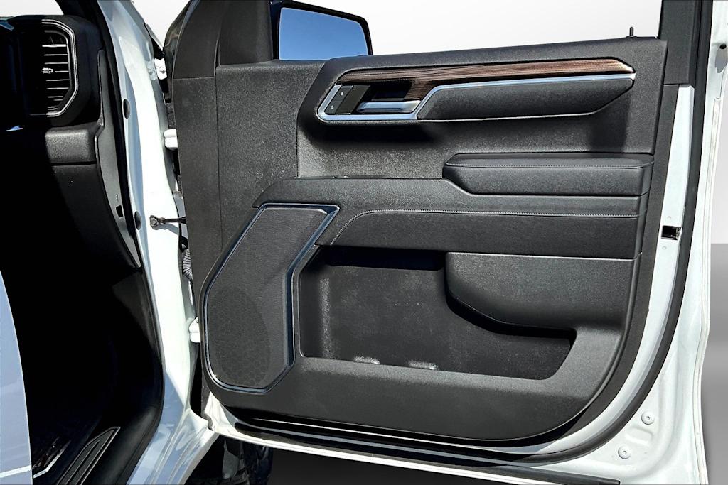 Thumbnail: 2023 Chevrolet Silverado 1500 - 24