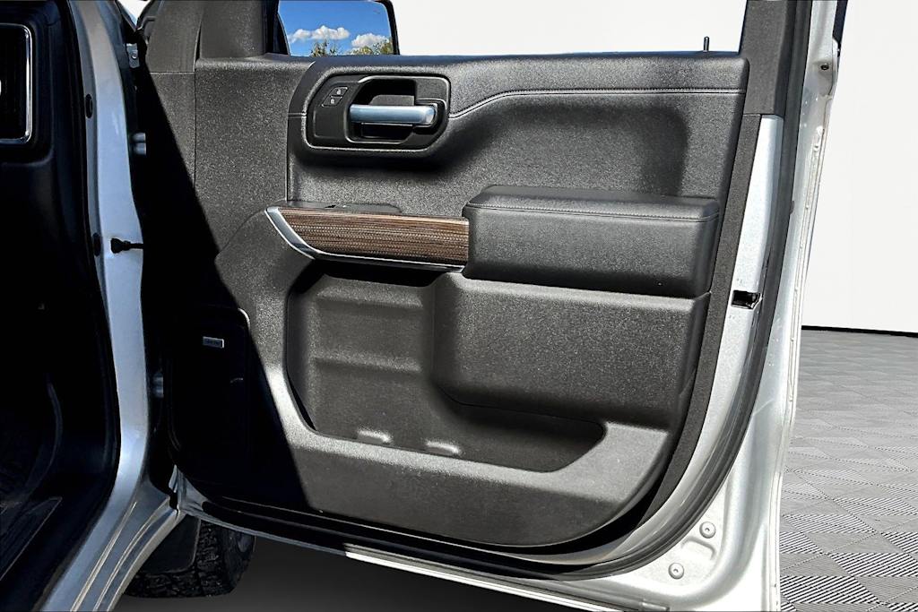 Thumbnail: 2020 Chevrolet Silverado 1500 - 22