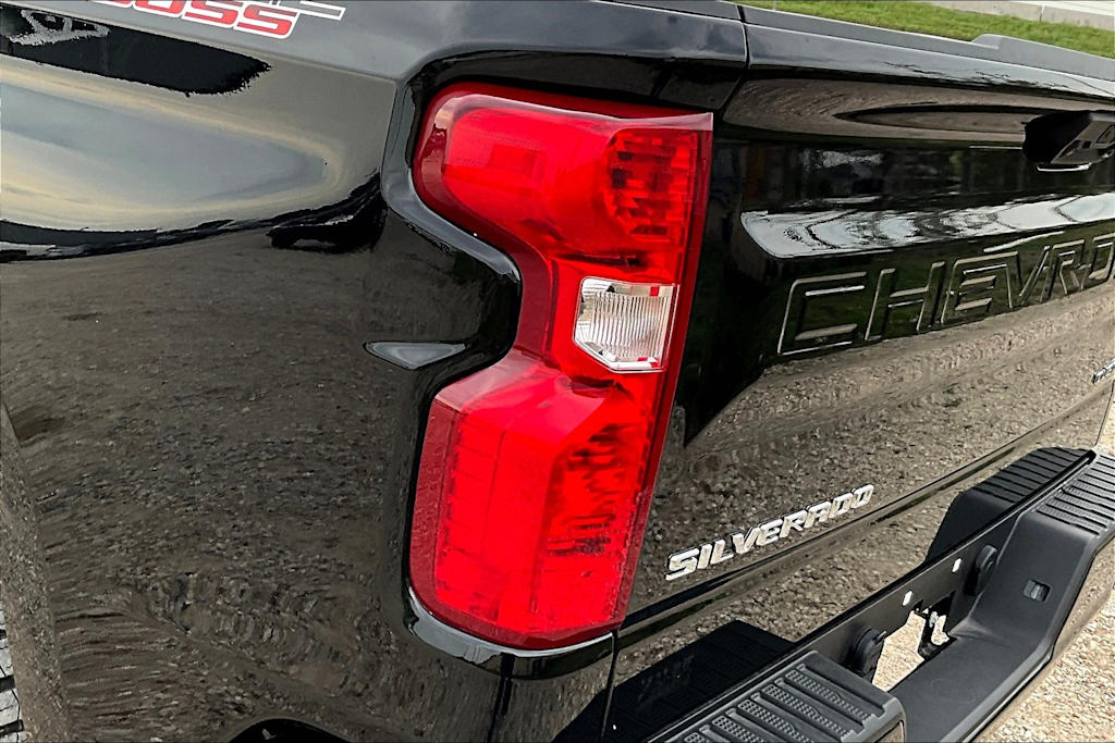 2025 Chevrolet Silverado 1500 Custom 34