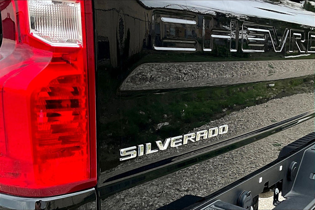 2025 Chevrolet Silverado 1500 Custom 6