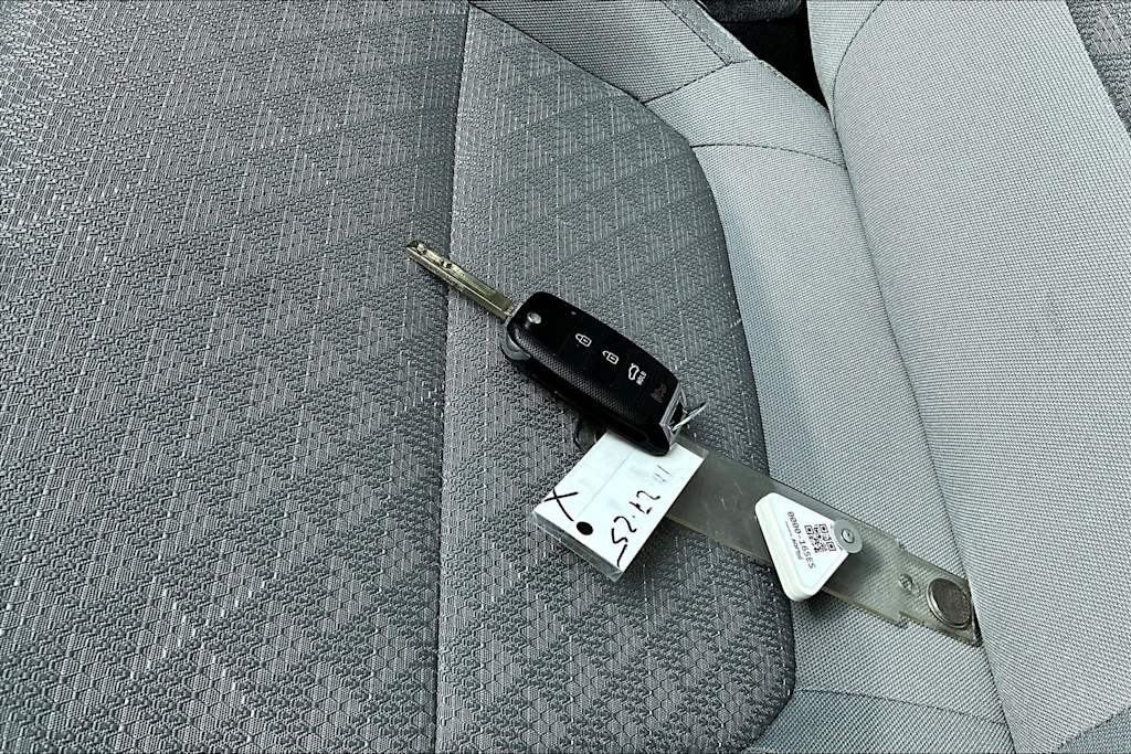 Thumbnail: 2023 Kia Rio - 17