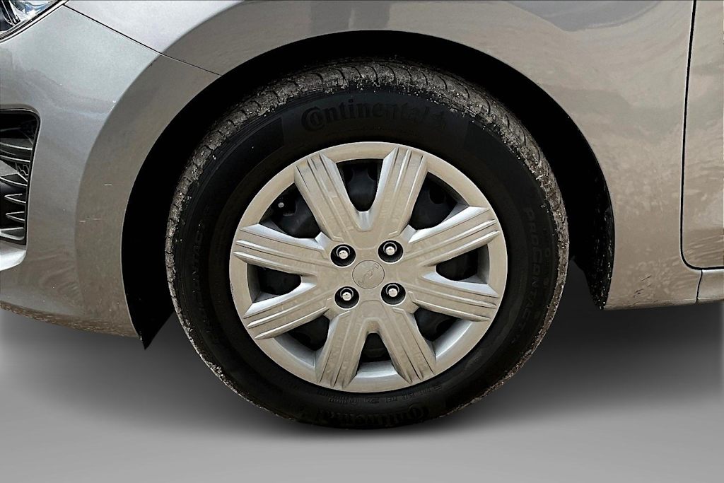 Thumbnail: 2023 Kia Rio - 7