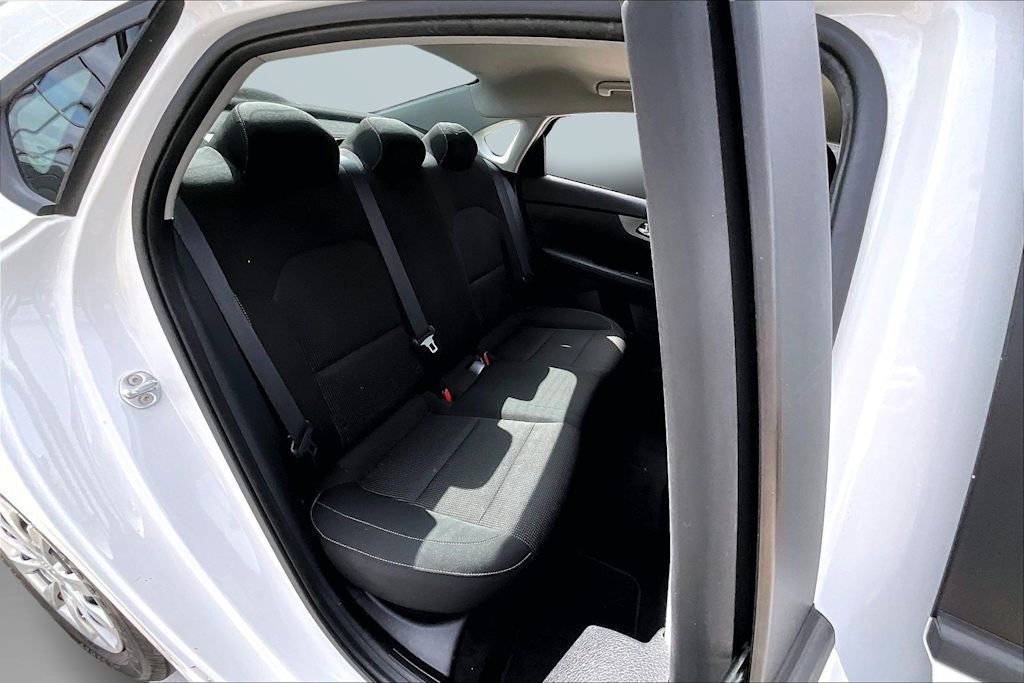 Thumbnail: 2021 Kia Forte - 25