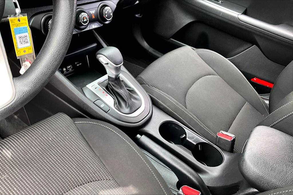 Thumbnail: 2021 Kia Forte - 15