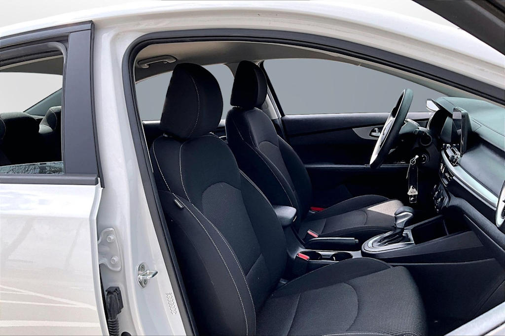 Thumbnail: 2021 Kia Forte - 9