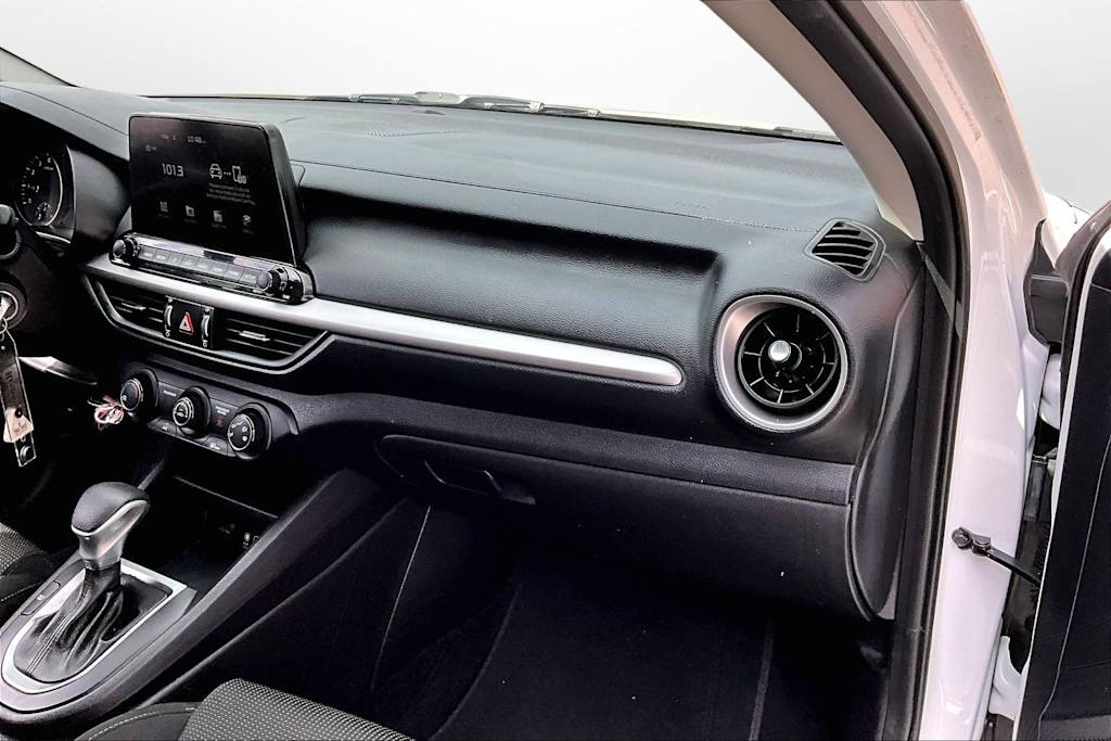 Thumbnail: 2021 Kia Forte - 13