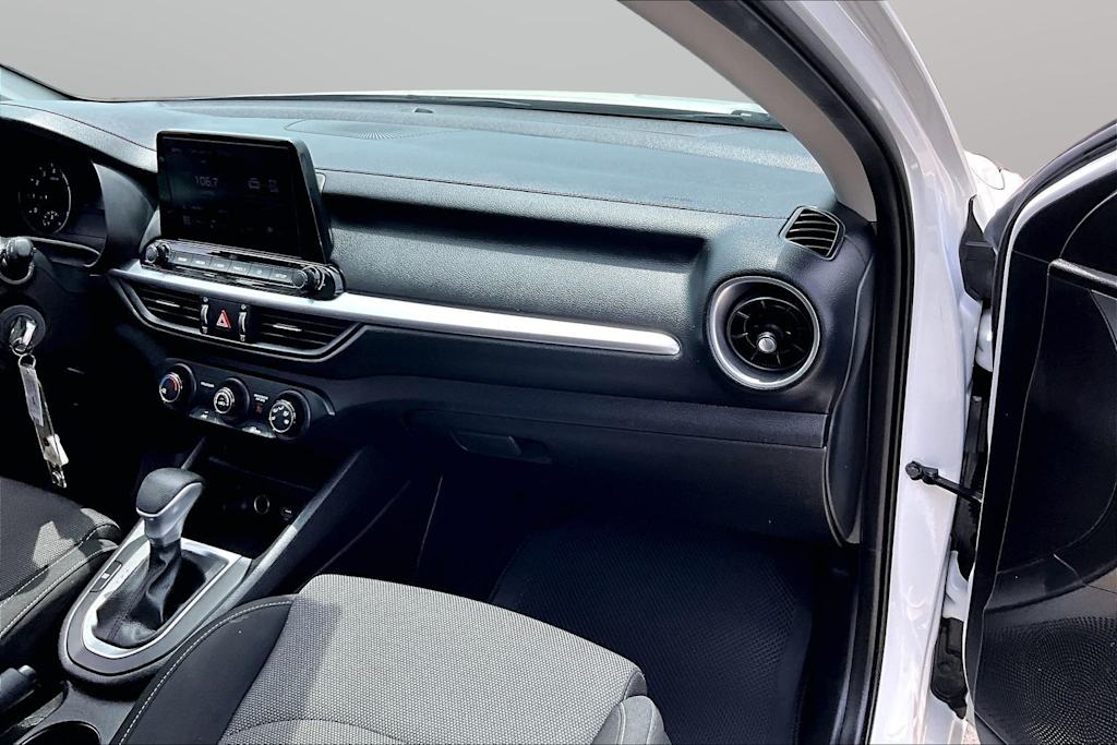 Thumbnail: 2023 Kia Forte - 7