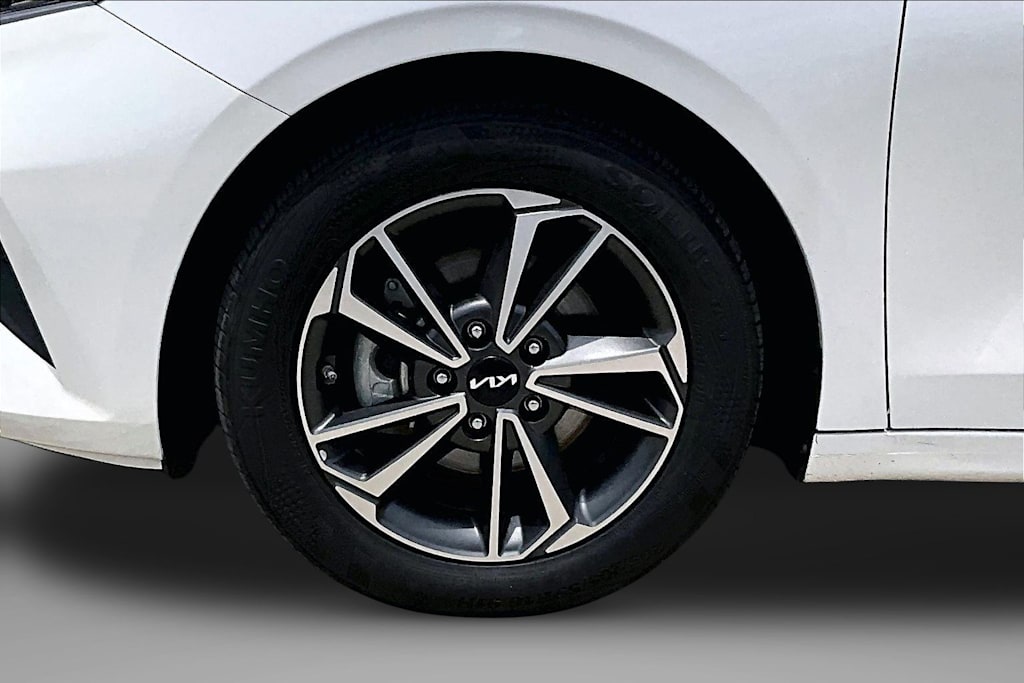 Thumbnail: 2023 Kia Forte - 6