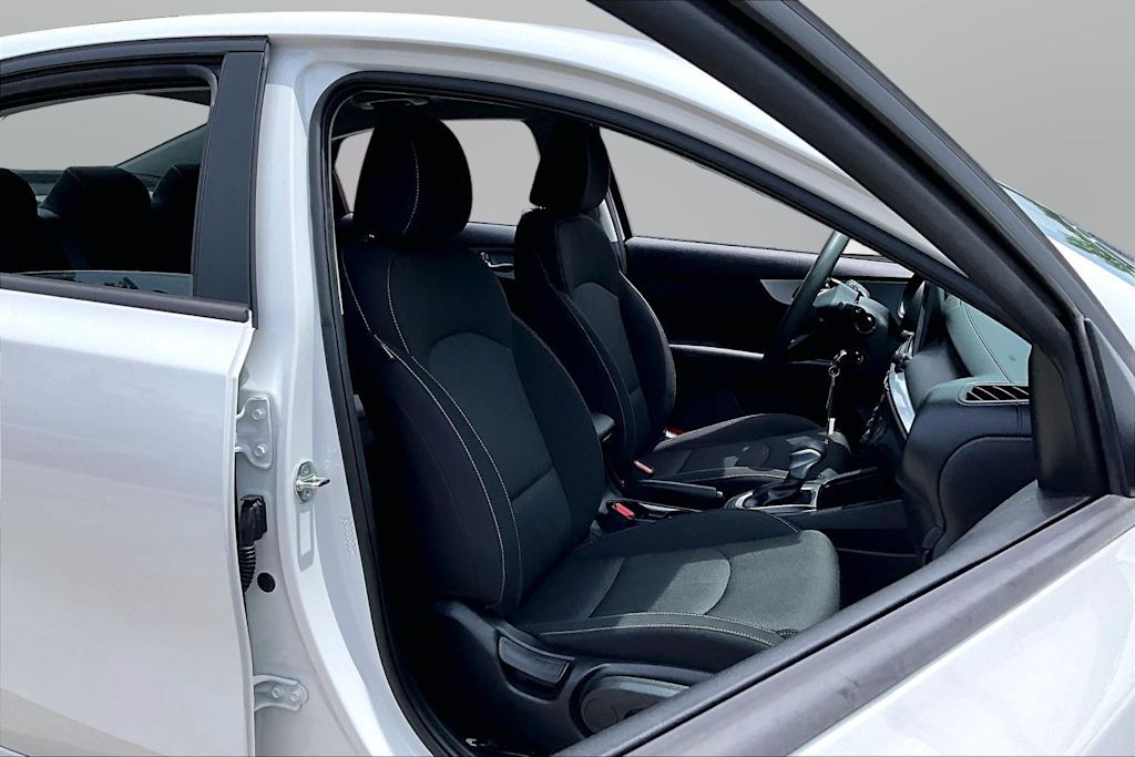 Thumbnail: 2023 Kia Forte - 8