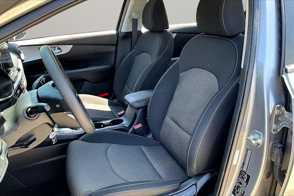 Thumbnail: 2024 Kia Forte - 9