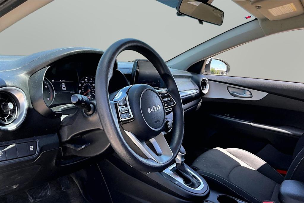 Thumbnail: 2024 Kia Forte - 7