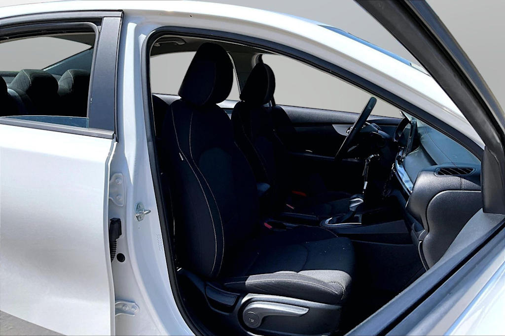 Thumbnail: 2024 Kia Forte - 8
