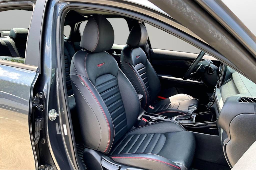 Thumbnail: 2023 Kia Forte - 9