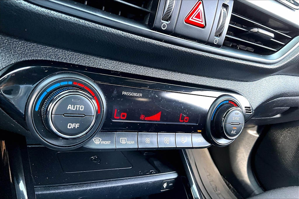 Thumbnail: 2023 Kia Forte - 24