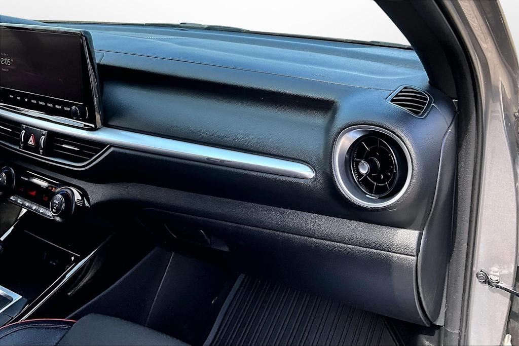 Thumbnail: 2023 Kia Forte - 17