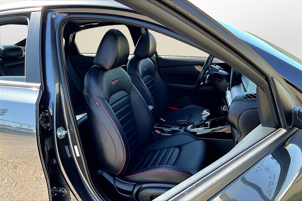 Thumbnail: 2023 Kia Forte - 9
