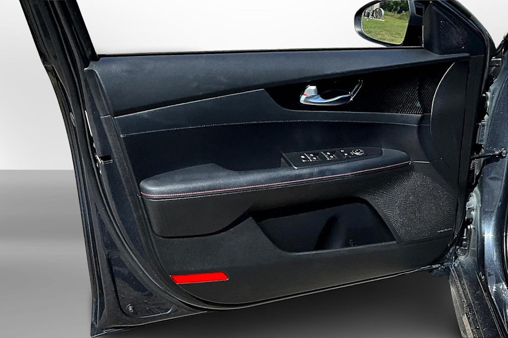 Thumbnail: 2023 Kia Forte - 22
