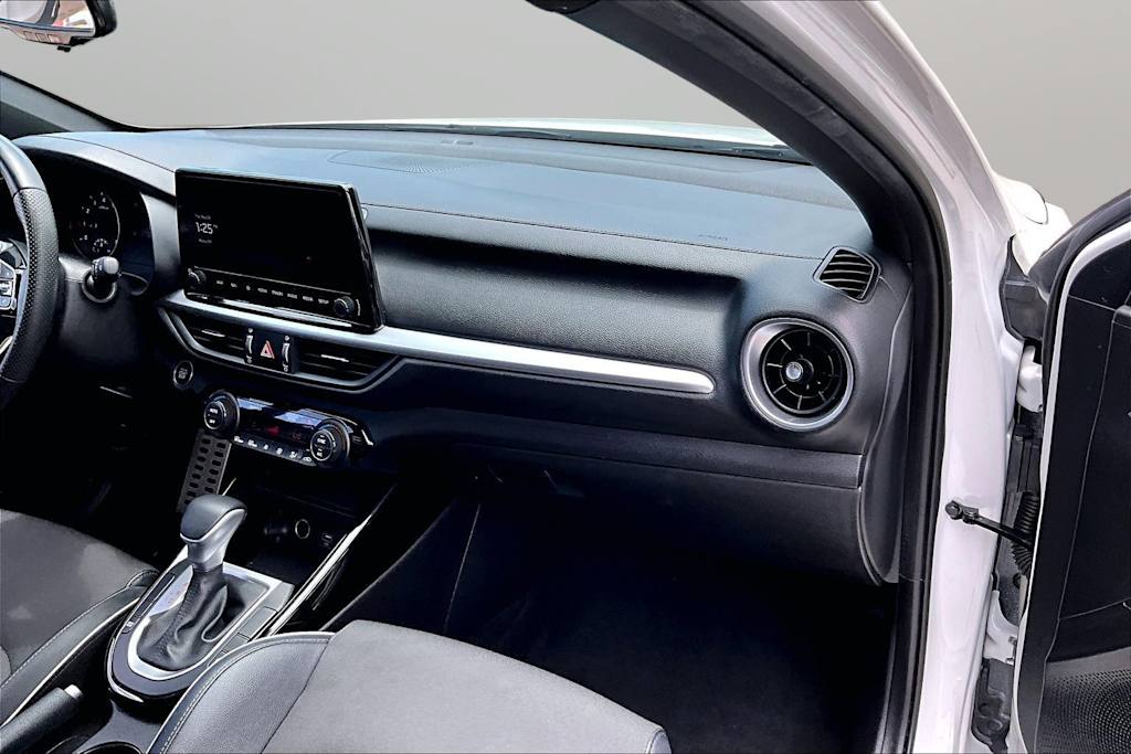 Thumbnail: 2023 Kia Forte - 11