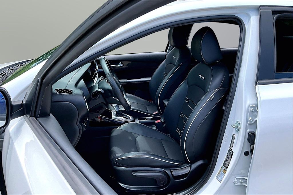 Thumbnail: 2023 Kia Forte - 25