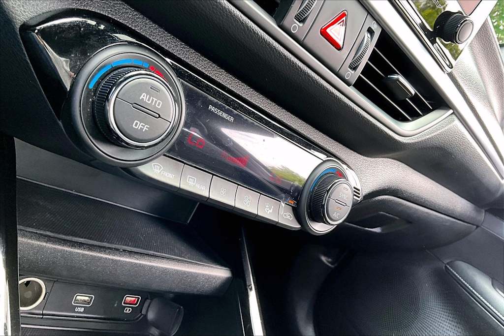 Thumbnail: 2023 Kia Forte - 24
