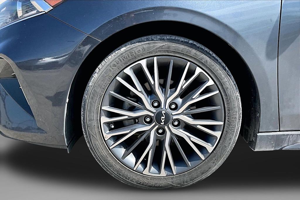 Thumbnail: 2023 Kia Forte - 7