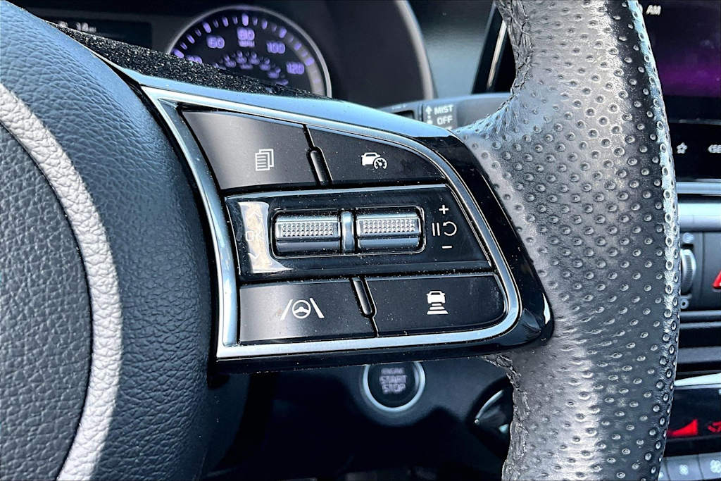 Thumbnail: 2023 Kia Forte - 21