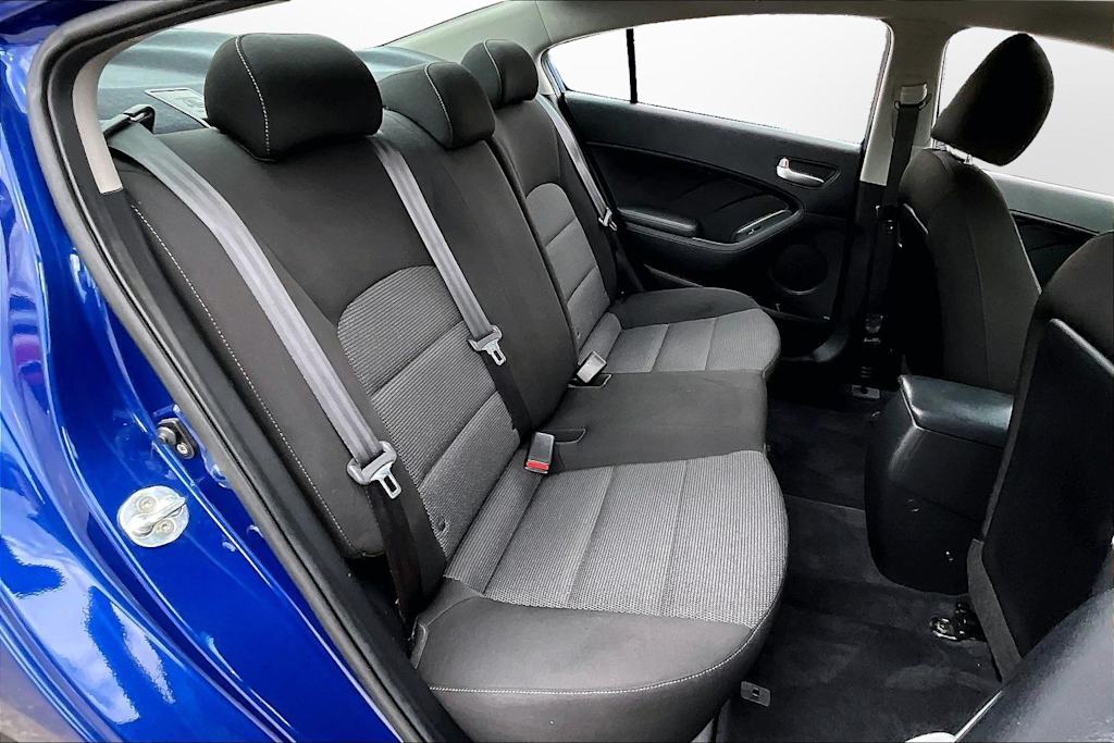 Thumbnail: 2017 Kia Forte - 26