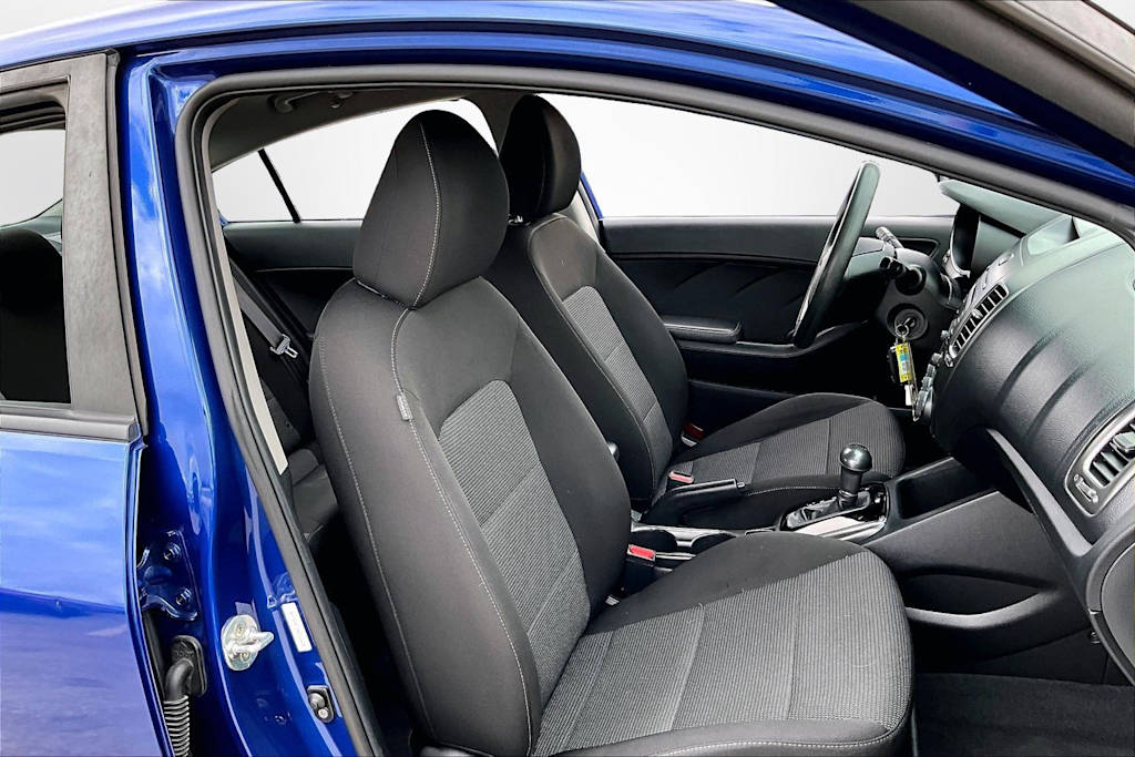 Thumbnail: 2017 Kia Forte - 9