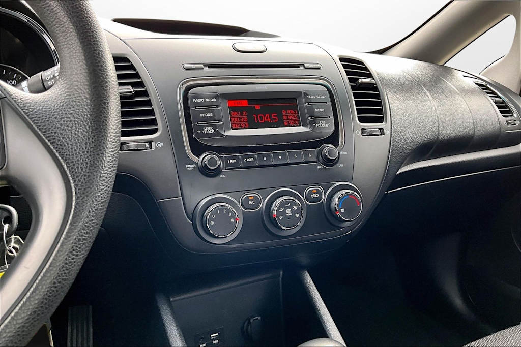 Thumbnail: 2017 Kia Forte - 14